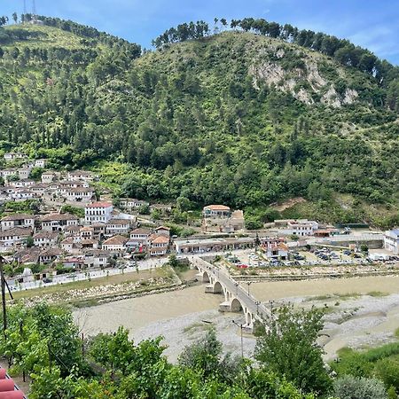 Vila Luen Berat Exteriér fotografie