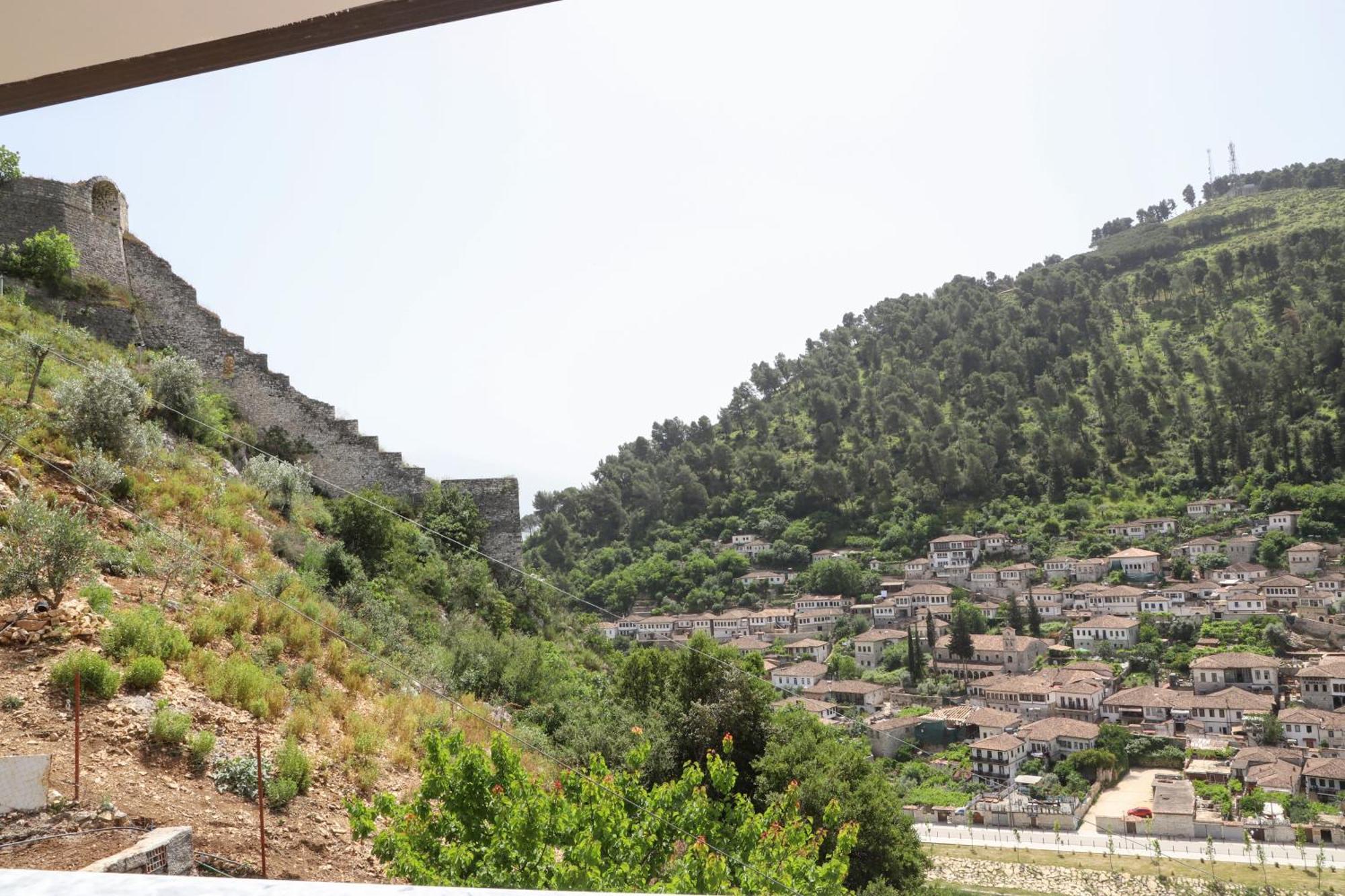 Vila Luen Berat Exteriér fotografie