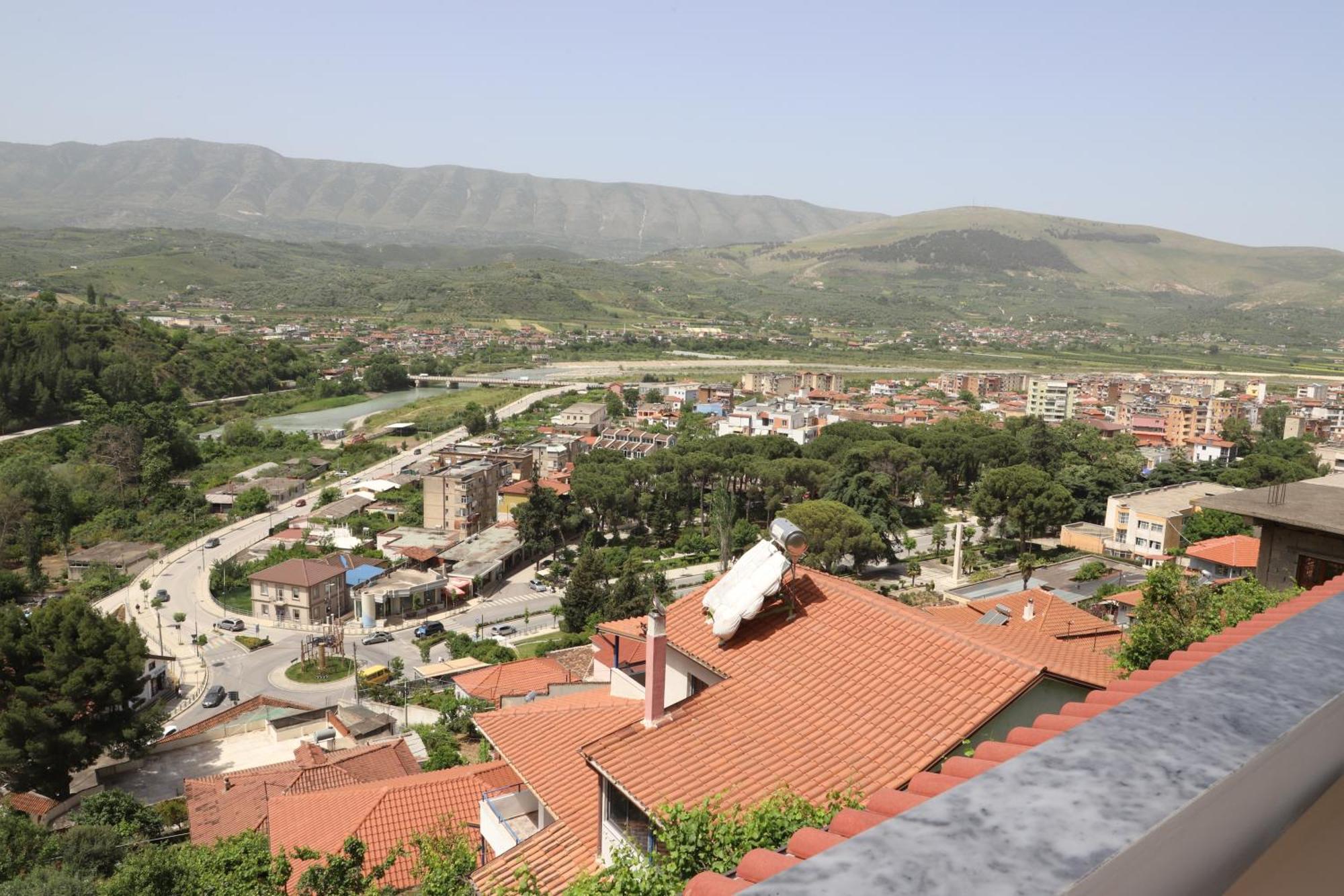 Vila Luen Berat Exteriér fotografie