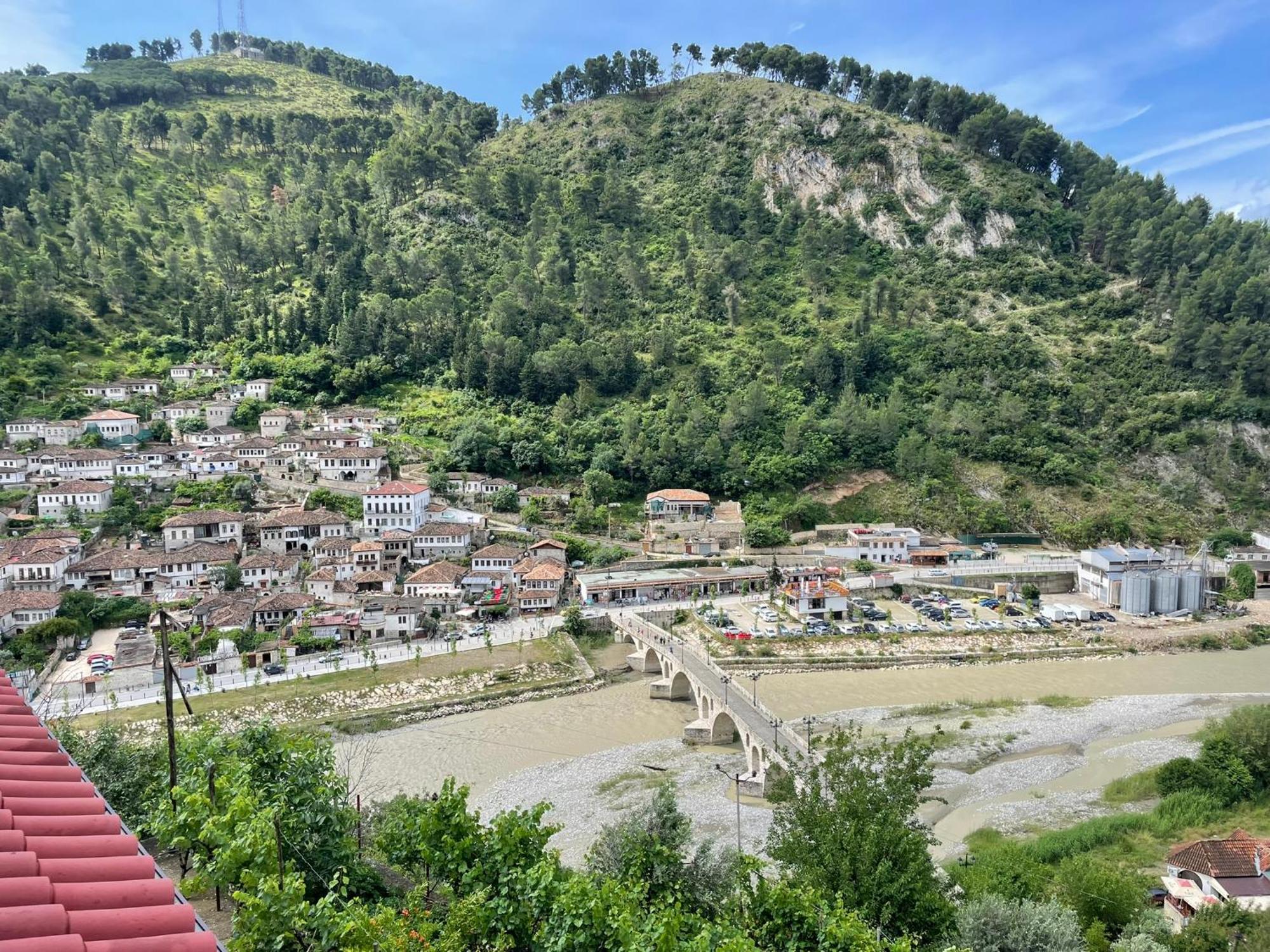 Vila Luen Berat Exteriér fotografie