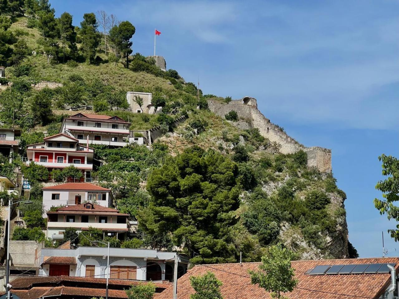 Vila Luen Berat Exteriér fotografie